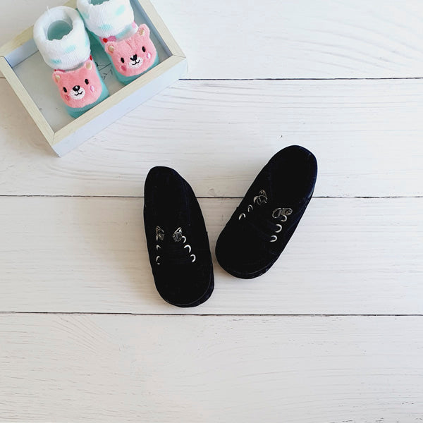Zapatilla blanda Gamuza Negro Marca Otra 19 Estado Casi tiki