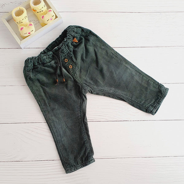 Pantalón Algodón Verde Marca Hym 6-9 M Estado Tiki taka