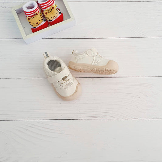 Zapatilla blanda Cuerina Blanco Marca Otra 19 Estado Tiki taka