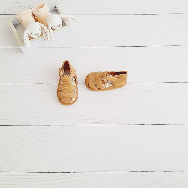 Sandalia blanda Lona Beige Marca Colloky 16 Estado Tiki taka