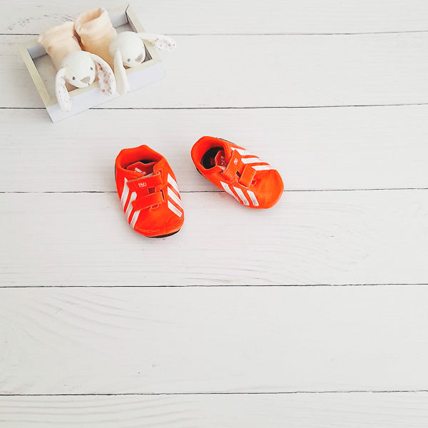 Zapatilla blanda Cuerina Naranja Marca Adidas 18 Estado Casi tiki