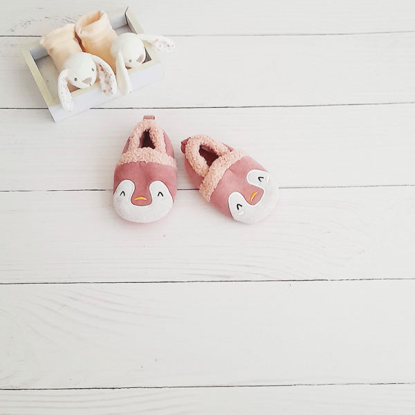 Zapato blando Plush Diseños Marca Otra 17 Estado Casi tiki