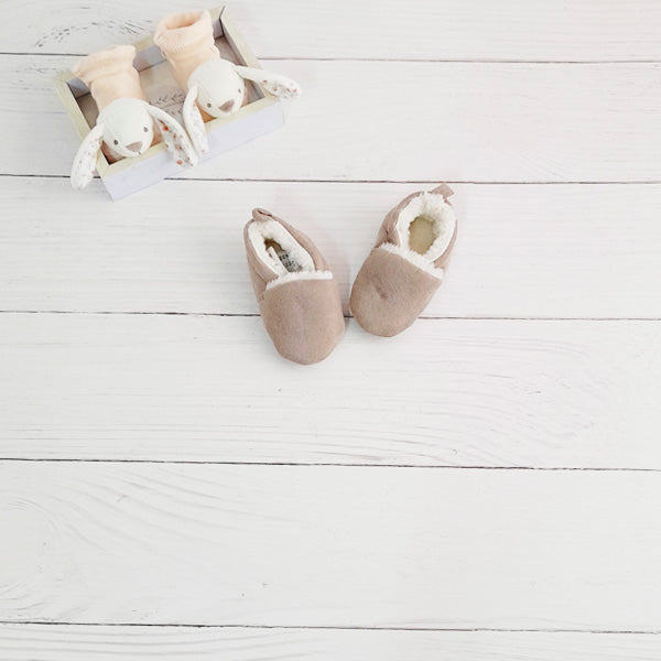 Zapato blando Cuerina Beige Marca Hym 16 Estado Tiki taka