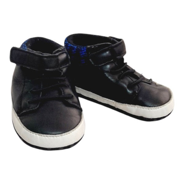 Zapatilla blanda Cuerina Negro Marca Otra 15 Estado Casi tiki