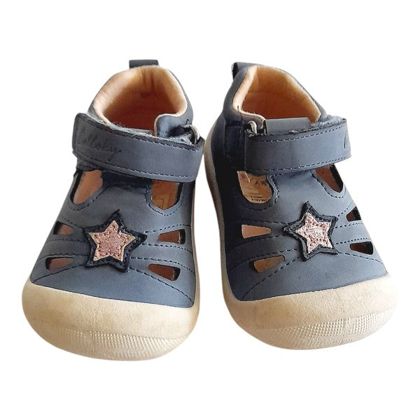 Zapato duro Cuerina Gris Marca Colloky 16 Estado Casi tiki