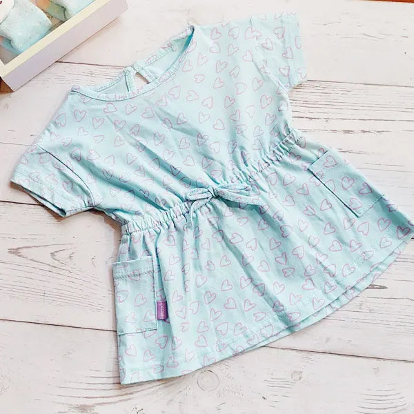 Vestido verde agua con corzones de 6-12 meses Marca Ficcus Estado Casi tiki