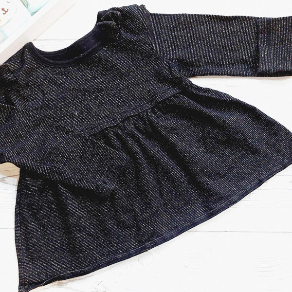 Vestido algodón negro con rayas doradas brillante de 3 años Marca Garanimlas Estado Tiki taka