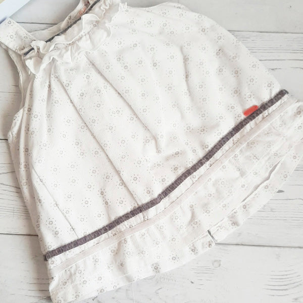 Vestido Vestido cotelé blanco con diseños 9 meses Marca Pillin Estado Tiki taka