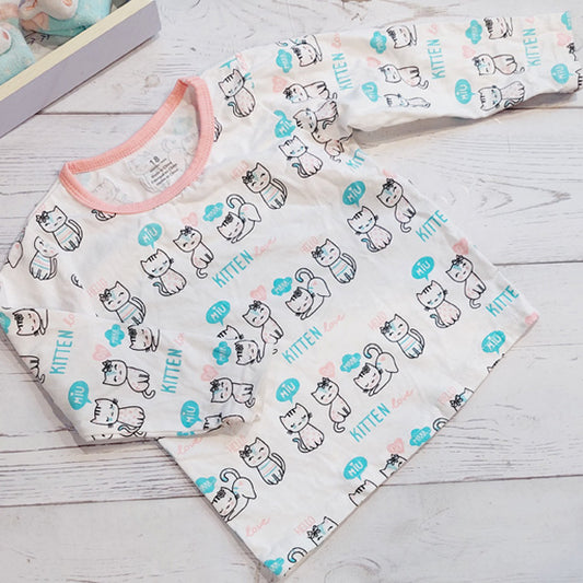 Polera algodón blanca con diseño gatitas 18 meses Marca Genérica Estado Tiki taka
