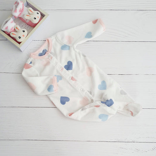 Osito micropolar blanco con corazones talla RN Marca Otra Estado Tiki taka