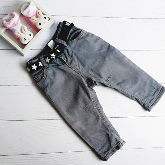 Pantalón mezclilla gris forrado algodón 6-9 meses Marca Hym Estado Tiki taka