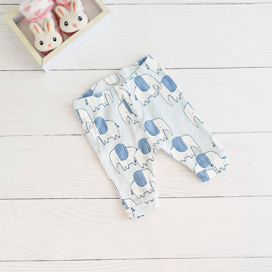Calza algodón celeste diseño elefantes RN Marca Next baby Estado Tiki taka