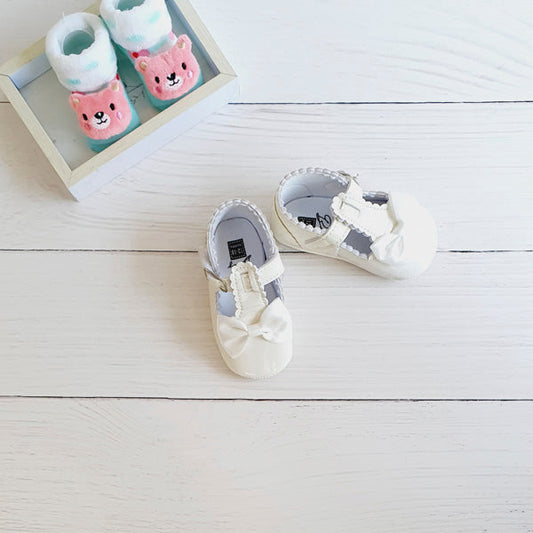 Zapato blando Charol Blanco Marca Otra 12-18 M Estado Tiki taka