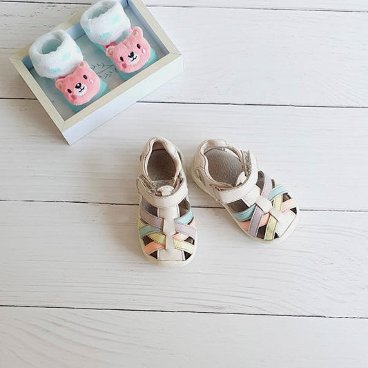 Sandalia dura Cuerina Multicolor Marca Otra 20 Estado Casi tiki