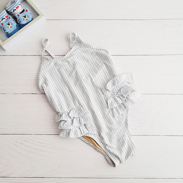 Traje de baño lycra Rayas Marca Old Navy 4 A Estado Casi tiki