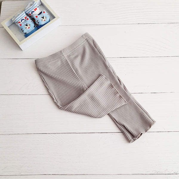 Calza Poliéster Gris Marca Shein 3-6 M Estado Casi tiki