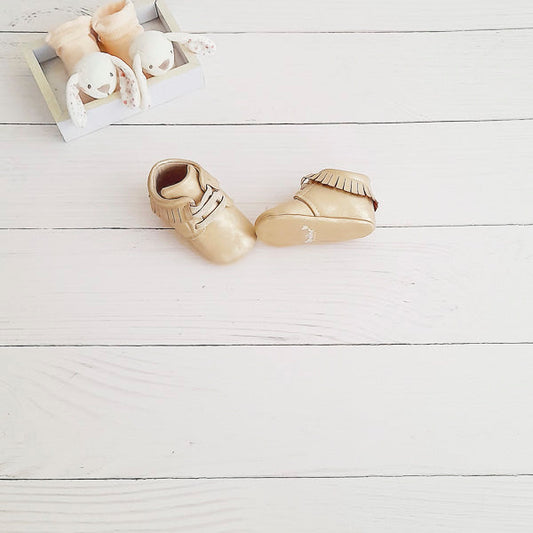 Zapato blando Cuerina Beige Marca Carter's 3-6 M Estado Tiki taka