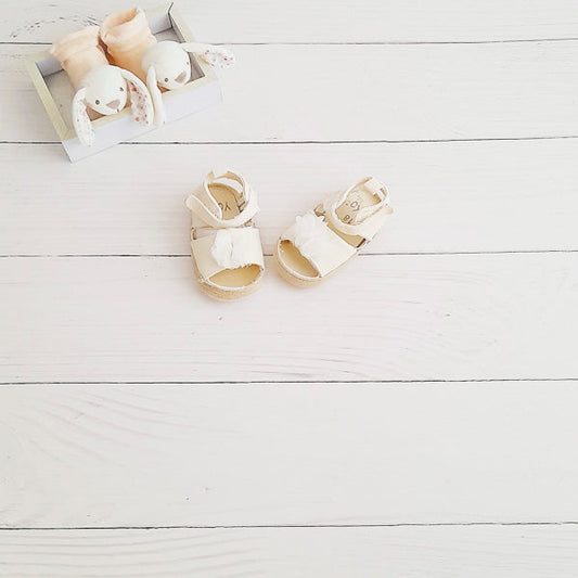 Sandalia blanda Lona Blanco Marca Yoko 18 Estado Nuevo