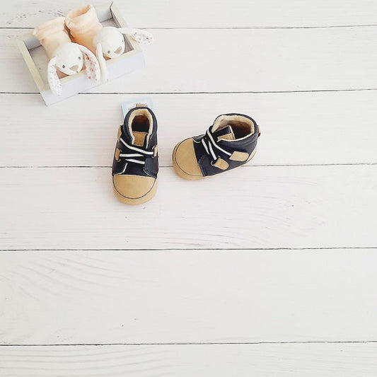 Botín blando Cuerina Multicolor Marca Black and blue 17 Estado Tiki taka