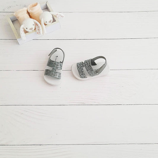 Sandalia dura Goma Verde Marca Otra 17 Estado Tiki taka