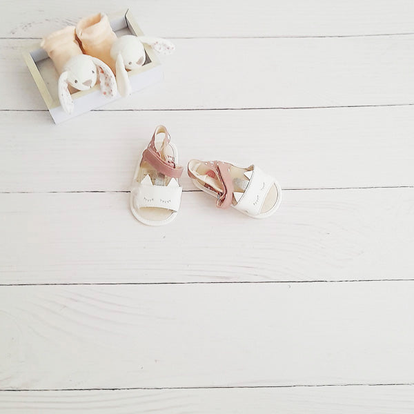 Sandalia blanda Cuerina Diseños Marca Colloky 17 Estado Casi tiki