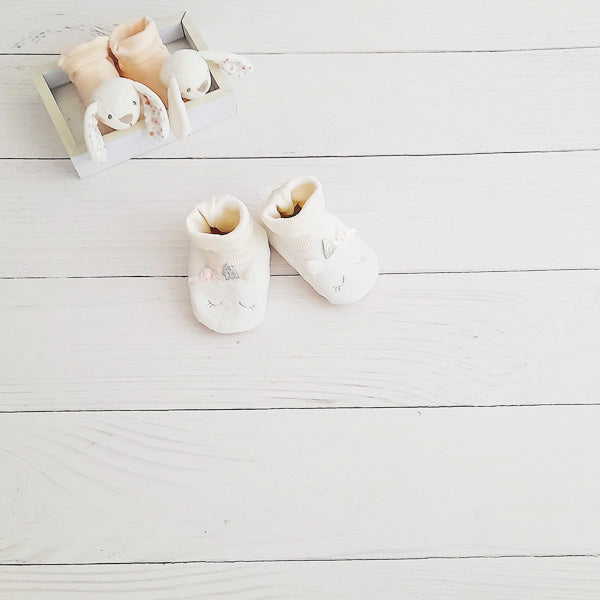 Zapatilla blanda Plush Diseños Marca Ficcus 6-12 M Estado Casi tiki