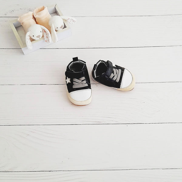 Zapatilla blanda Cuerina Negro Marca Otra 19 Estado Casi tiki