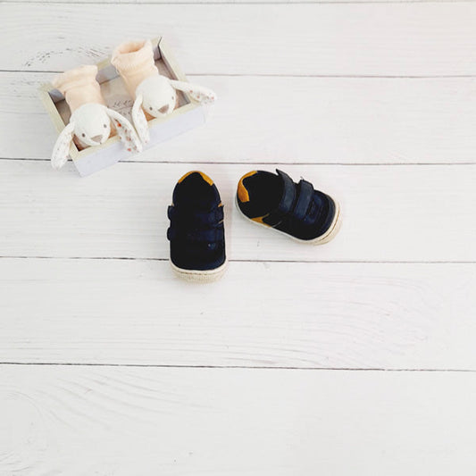 Zapato duro Cuerina Azul Marca Opaline 17 Estado Casi tiki