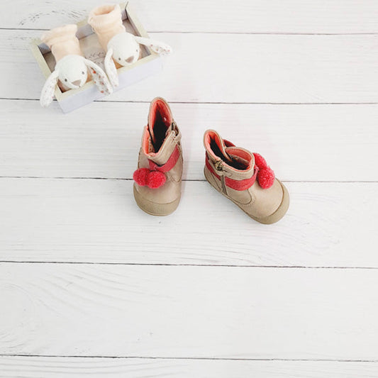 Botín duro Cuerina Diseños Marca Otra 18 Estado Casi tiki