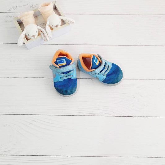 Zapatilla dura Tela Celeste Marca Nike 23 Estado Casi tiki