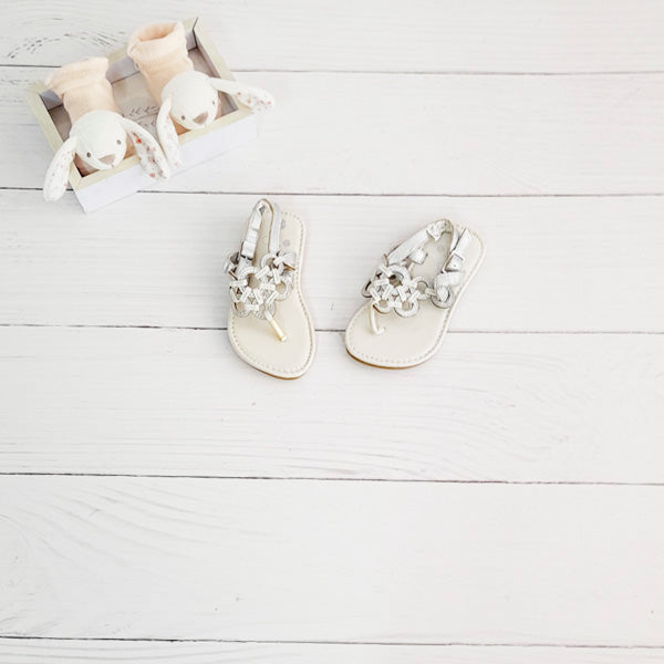 Sandalia dura Cuerina Plateado Marca Colloky 21 Estado Casi tiki