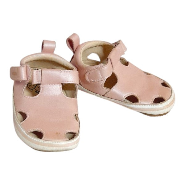 Sandalia blanda Cuerina Rosa Marca Otra 21 Estado Casi tiki