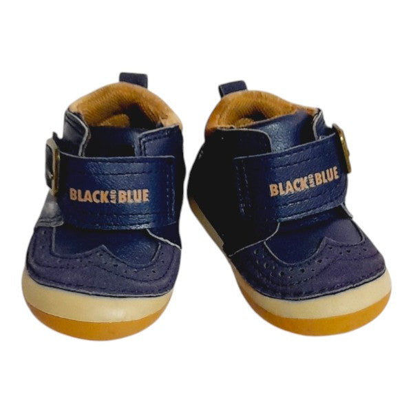 Botín blando Cuerina Azul Marca Black and blue 16 Estado Tiki taka