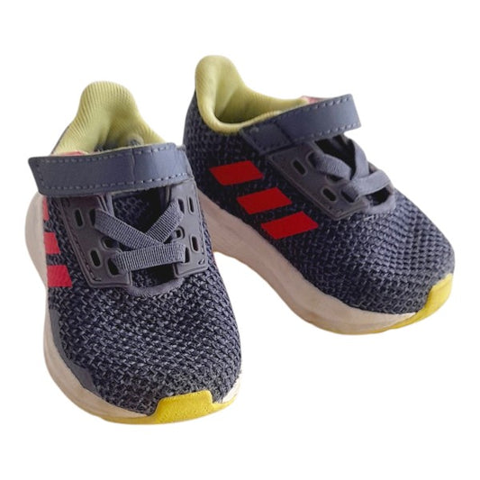 Zapatilla dura Tela Multicolor Marca Adidas 18 Estado Casi tiki
