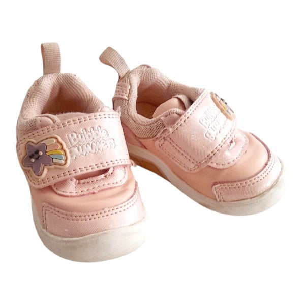 Zapatilla blanda Cuerina Rosa Marca Otra 18 Estado Casi tiki