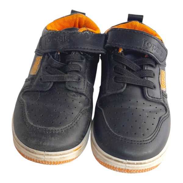 Zapatilla dura Cuerina Negro Marca Otra 24 Estado Casi tiki