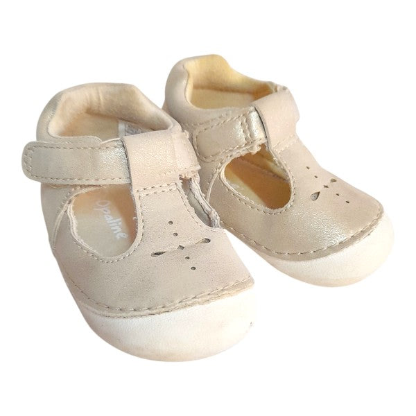 Zapatilla blanda Cuerina Crema Marca Opaline 18 Estado Casi tiki