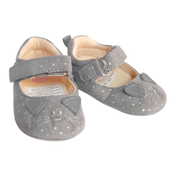 Zapatilla blanda Tela Gris Marca Colloky 15 Estado Casi tiki