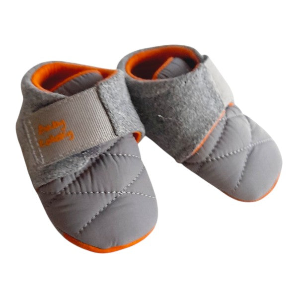Zapatilla blanda Gamuza Gris Marca Colloky 14 Estado Tiki taka