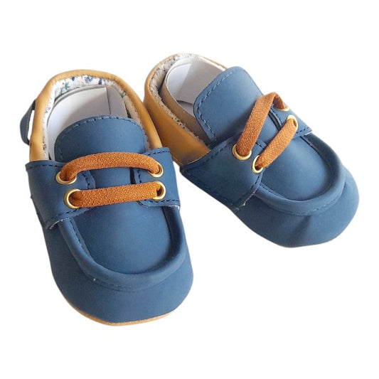 Zapato blando Cuerina Multicolor Marca Black and blue 16 Estado Tiki taka