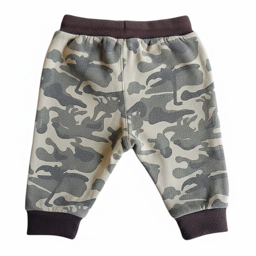Buzo  Micropolar militar Marca Pumucki 3-6 M Estado Casi tiki
