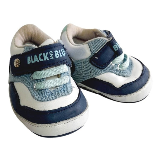 Zapatilla blanda Cuerina Multicolor Marca Black and blue 15 Estado Casi tiki
