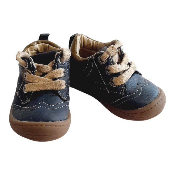 Zapato duro Cuerina Gris Marca Otra 19 Estado Casi tiki