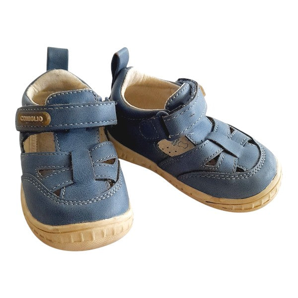 Zapato duro Cuerina Azul Marca Colloky 20 Estado Casi tiki