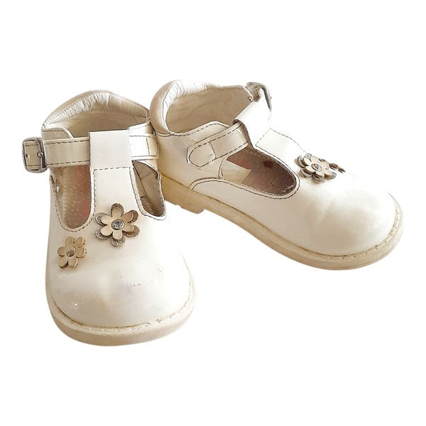 Zapato duro Cuerina Blanco Marca Otra 22 Estado Casi tiki