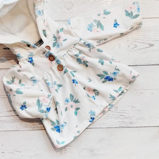 Polerón de plush con capucha y botones estampados de flores 3 meses Marca Carter's Estado Tiki taka