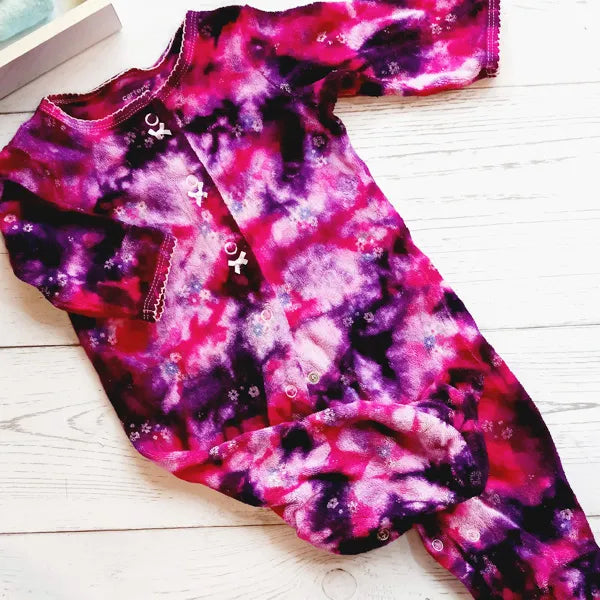 Osito micro polar morado estilo con manchas 3 meses Marca Carter's Estado Tiki taka