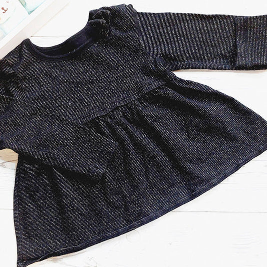 Vestido algodón negro con rayas doradas brillante de 3 años Marca Garanimlas Estado Tiki taka