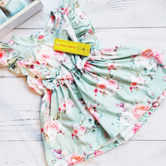 Vestido verde agua con estampado de flores de 6-9 meses Marca Genérica Estado Tiki taka
