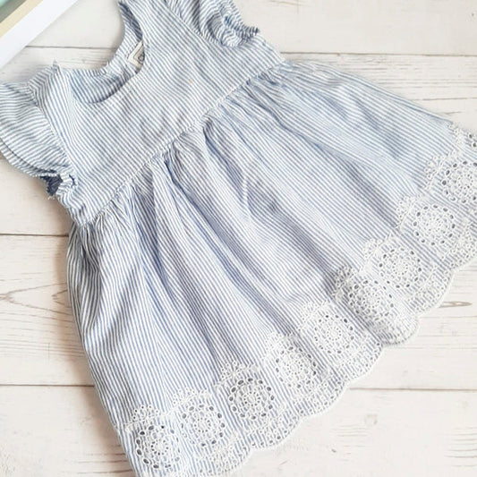 Vestido Vestido tela con rayas azules 6 meses Marca Cherokee Estado Casi tiki UB0030